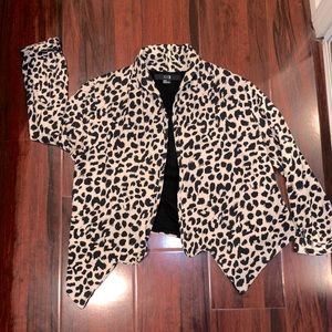 Forever 21 Leopard Top Size M